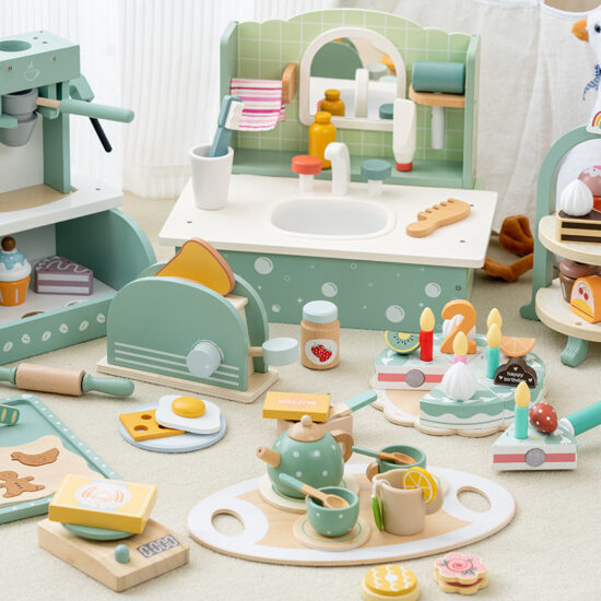 Wooden pretend play cake set for kids