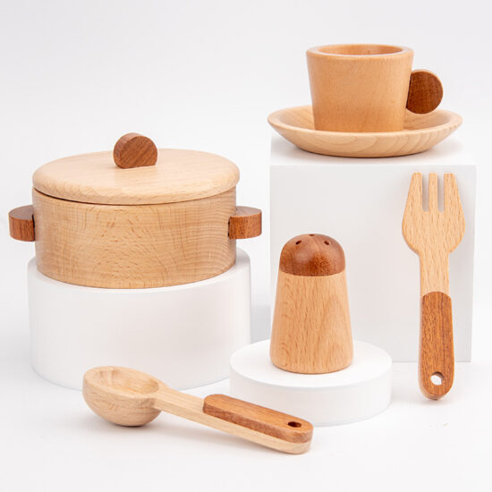 Natural wood fruit and vegetable cutting toy for kids